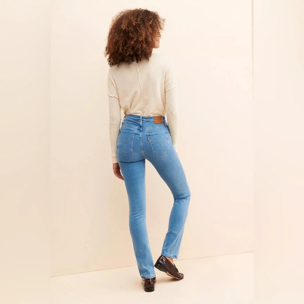 Levi’s | NWT Women’s 724 High Rise Straight Leg Jeans - Light Wash